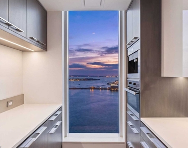 252 South Street - Photo Thumbnail 9