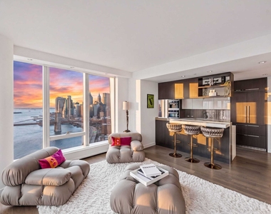 252 South Street - Photo Thumbnail 5