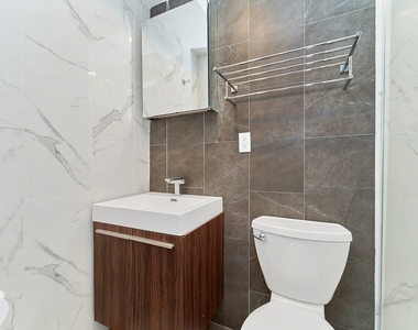 224 W 13th Street - Photo Thumbnail 2