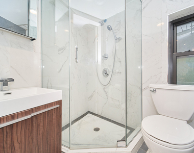 226 W 13th Street - Photo Thumbnail 2