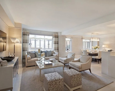 21 E 61st Street - Photo Thumbnail 2