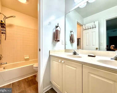 8 Woodmont Court - Photo Thumbnail 16