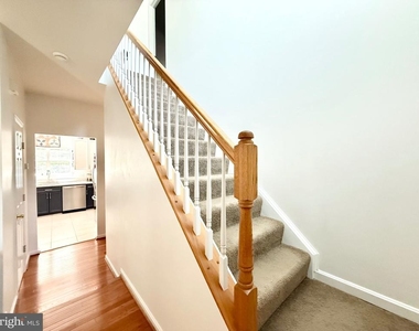 8 Woodmont Court - Photo Thumbnail 6
