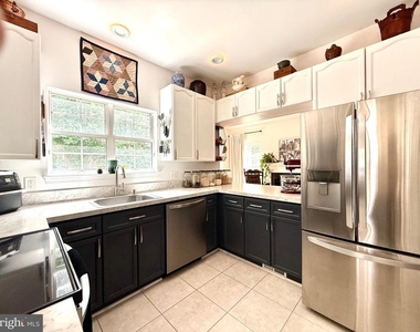 8 Woodmont Court - Photo Thumbnail 5