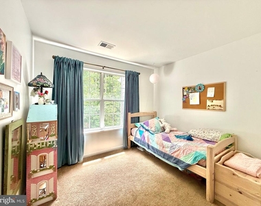 8 Woodmont Court - Photo Thumbnail 12