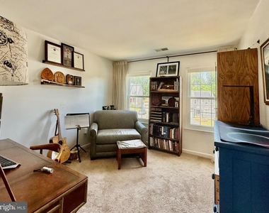 8 Woodmont Court - Photo Thumbnail 13