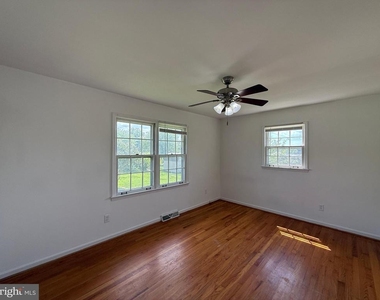 1804 Sherwood Drive - Photo Thumbnail 15