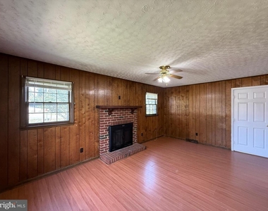 1804 Sherwood Drive - Photo Thumbnail 10