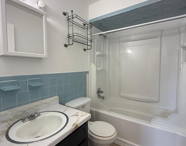 1804 Sherwood Drive - Photo Thumbnail 17