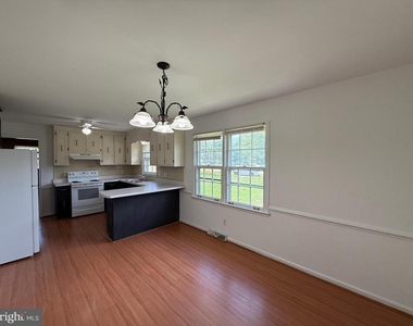 1804 Sherwood Drive - Photo Thumbnail 4