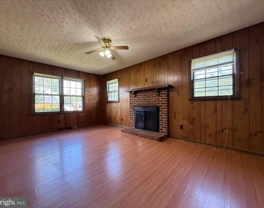 1804 Sherwood Drive - Photo Thumbnail 8