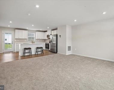 6415 Farrier Way - Photo Thumbnail 6