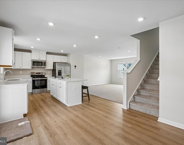 6415 Farrier Way - Photo Thumbnail 10