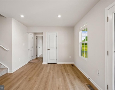 6415 Farrier Way - Photo Thumbnail 13
