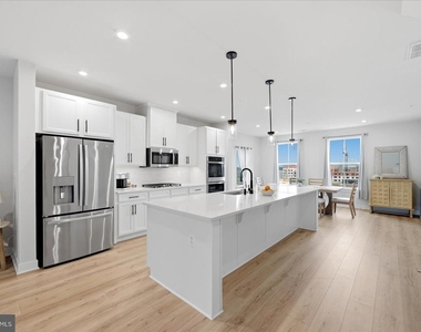 1612 Kirkman Street - Photo Thumbnail 6