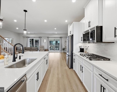 1612 Kirkman Street - Photo Thumbnail 8