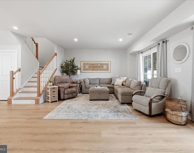 1612 Kirkman Street - Photo Thumbnail 9