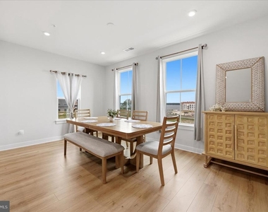 1612 Kirkman Street - Photo Thumbnail 3