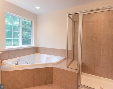 4100 Presidential Hill Loop - Photo Thumbnail 21