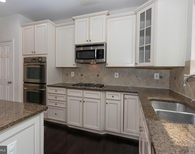 4100 Presidential Hill Loop - Photo Thumbnail 11