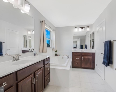 42526 Oxford Forest Circle - Photo Thumbnail 15