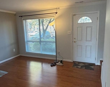 2214 Jensen Place - Photo Thumbnail 6