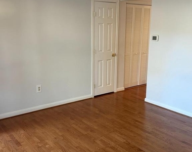 2214 Jensen Place - Photo Thumbnail 5