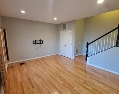 7738 Heritage Woods Way - Photo Thumbnail 5