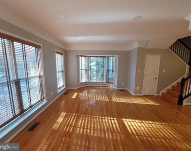 7738 Heritage Woods Way - Photo Thumbnail 39