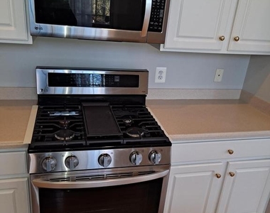 7738 Heritage Woods Way - Photo Thumbnail 7