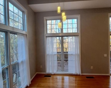 7738 Heritage Woods Way - Photo Thumbnail 20
