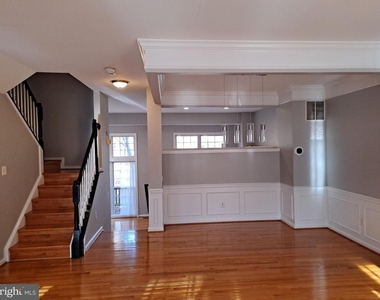 7738 Heritage Woods Way - Photo Thumbnail 2