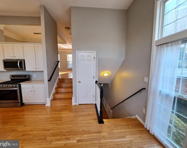 7738 Heritage Woods Way - Photo Thumbnail 9