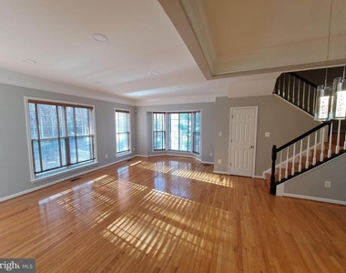 7738 Heritage Woods Way - Photo Thumbnail 23