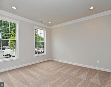 4404 Fair Lakes Court - Photo Thumbnail 4