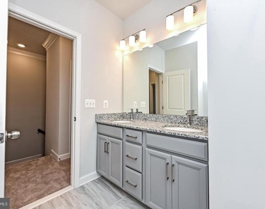 4404 Fair Lakes Court - Photo Thumbnail 33