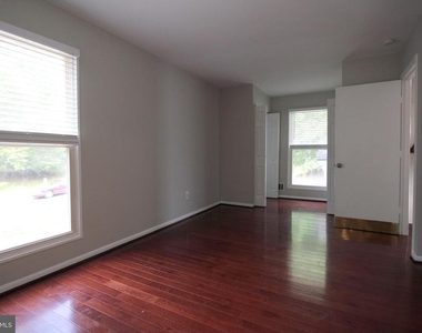 6215 Gemini Court - Photo Thumbnail 4