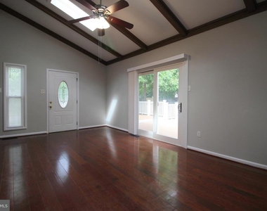 6215 Gemini Court - Photo Thumbnail 2