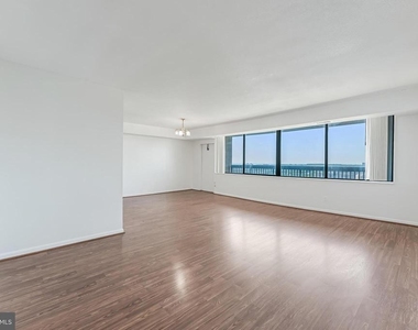 3713 S George Mason Drive - Photo Thumbnail 5