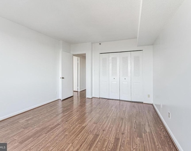 3713 S George Mason Drive - Photo Thumbnail 15