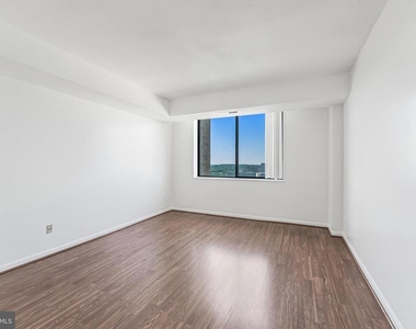 3713 S George Mason Drive - Photo Thumbnail 14