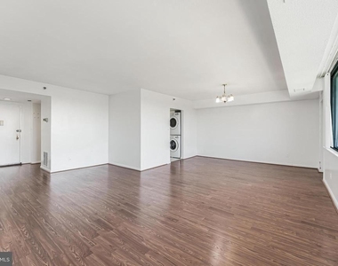 3713 S George Mason Drive - Photo Thumbnail 7