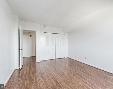 3713 S George Mason Drive - Photo Thumbnail 16