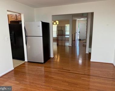 4637 Luxberry Drive - Photo Thumbnail 10