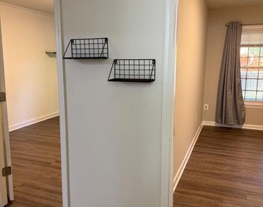 4637 Luxberry Drive - Photo Thumbnail 24