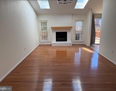 4637 Luxberry Drive - Photo Thumbnail 5