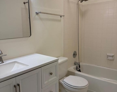 4637 Luxberry Drive - Photo Thumbnail 13