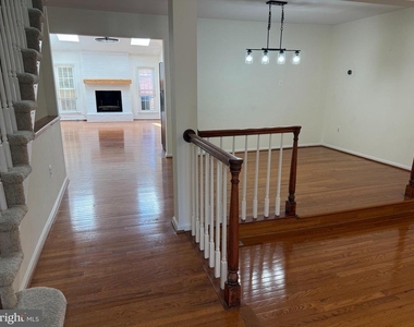 4637 Luxberry Drive - Photo Thumbnail 4