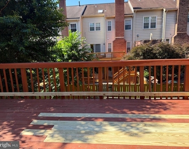 4637 Luxberry Drive - Photo Thumbnail 9