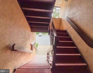 11603 Stoneview Square - Photo Thumbnail 3